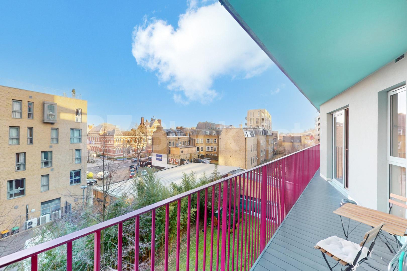 Flooded with natural light with 24 Hour Concierge & balcony South Central Steedman Street, Elephant and Castle
